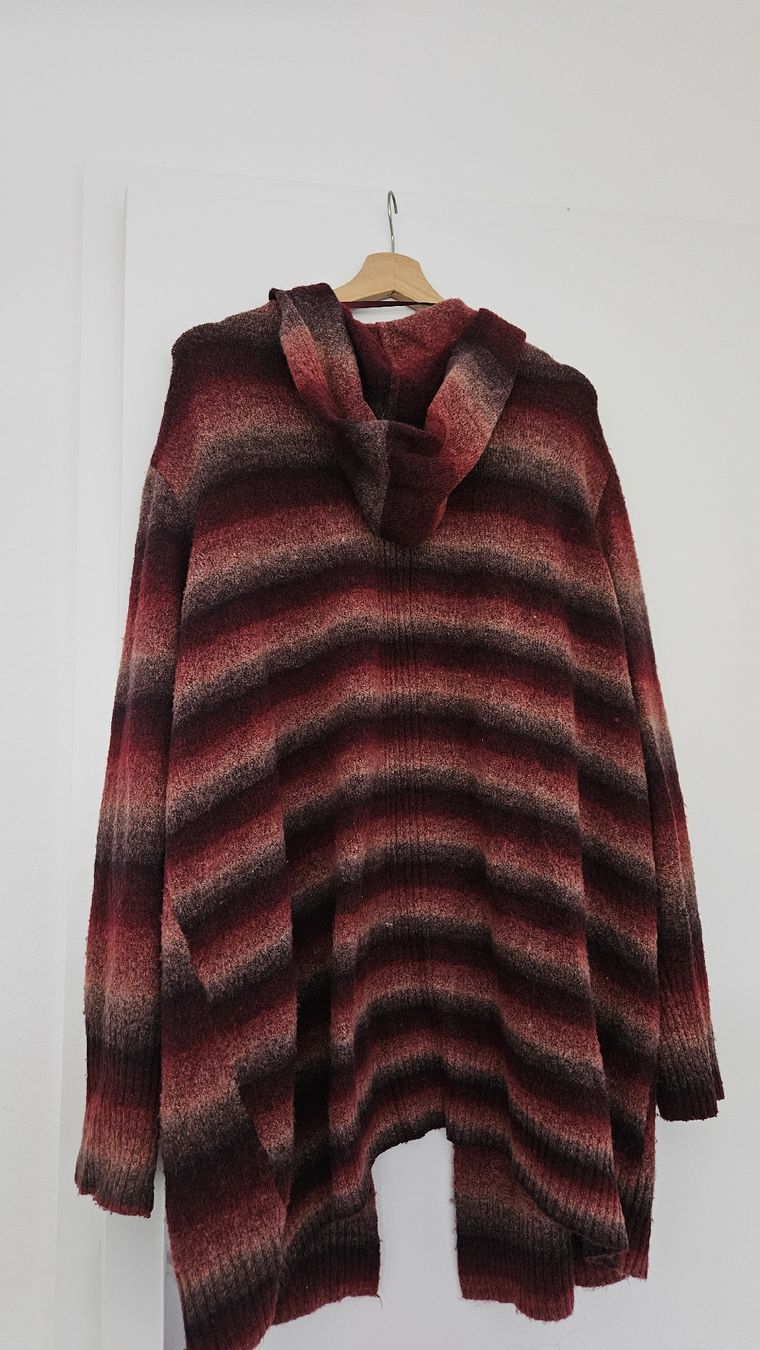 Giacche: Strickjacke mit Kapuze  – Usato da Konolfingen venduto da Aprilsnow93 1