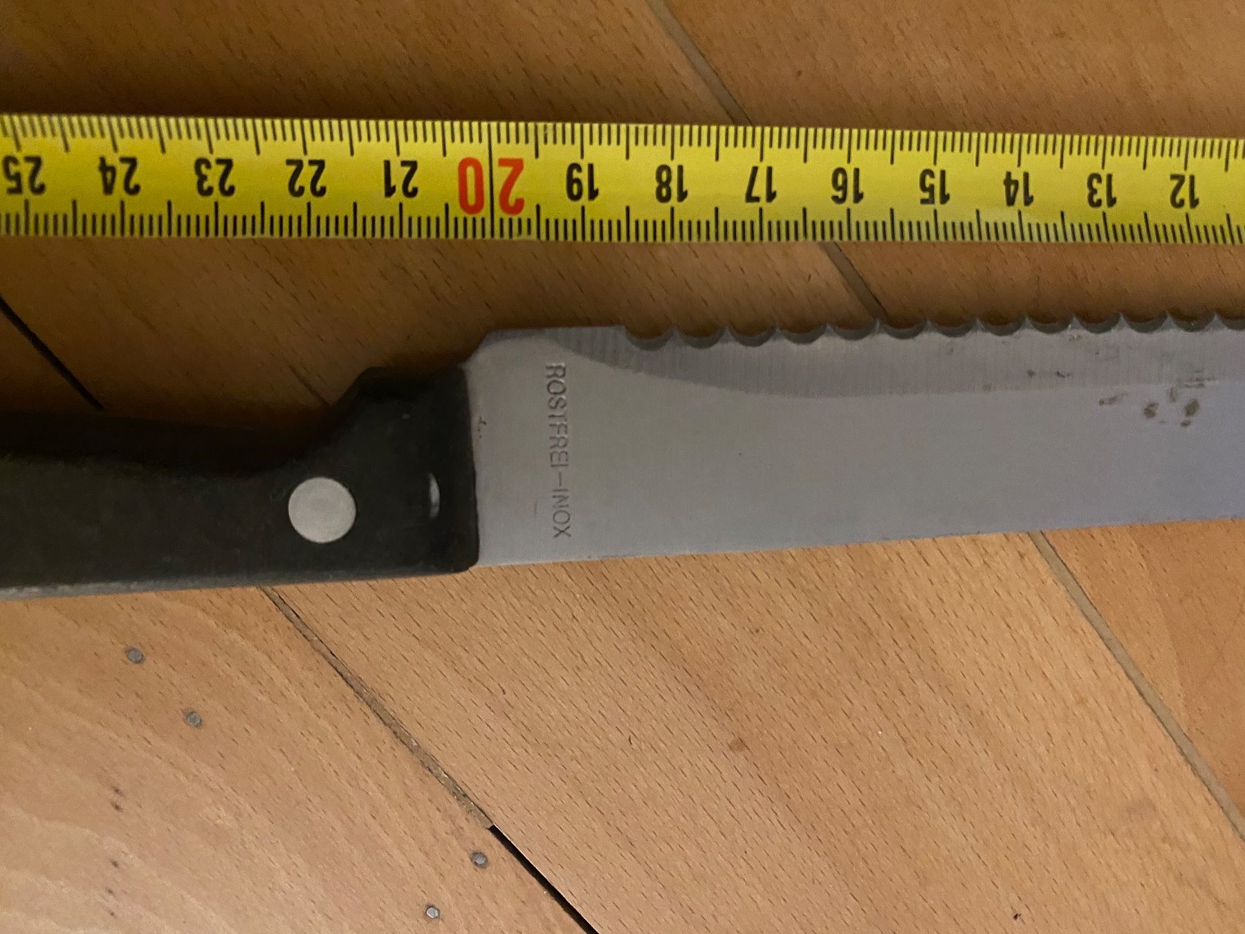 Coltelli da cucina: Couteau à pain – Usato da Küssnacht am Rigi venduto da CALIFRASQUI 1