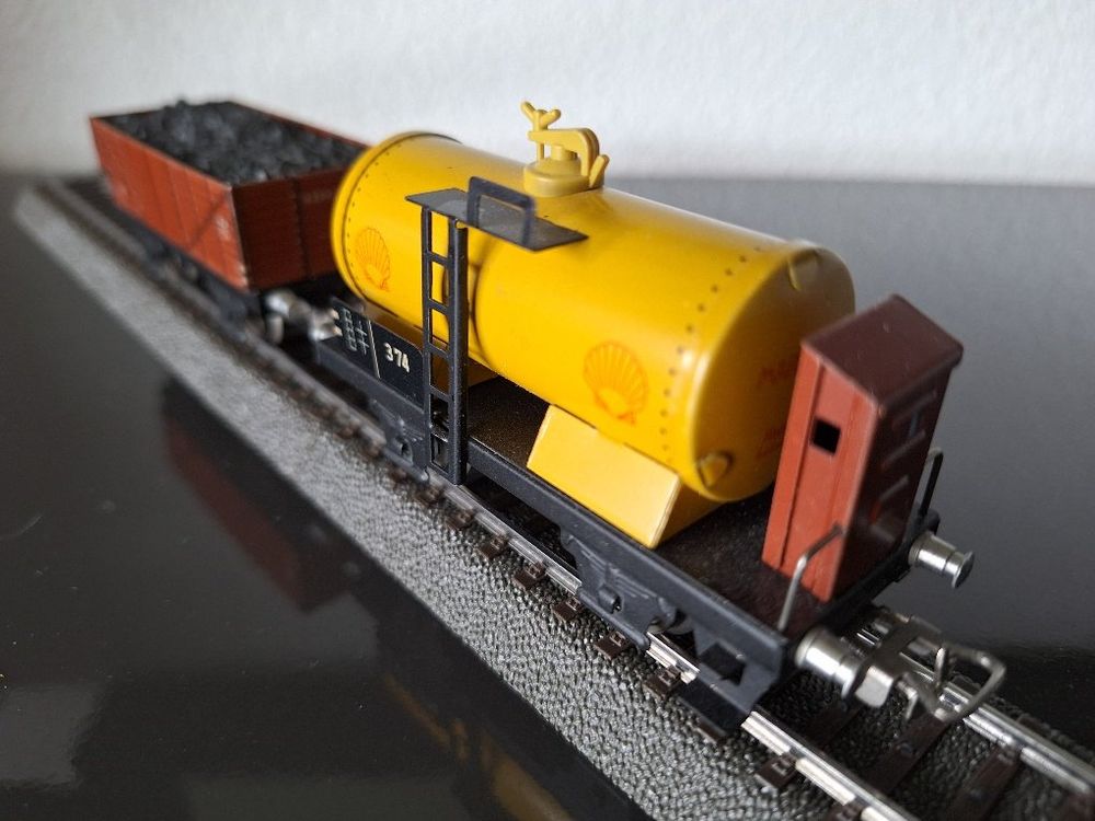 Märklin HO. 2 Wagons en fer, 50 ans de Märklin, selon photos (Neu ...