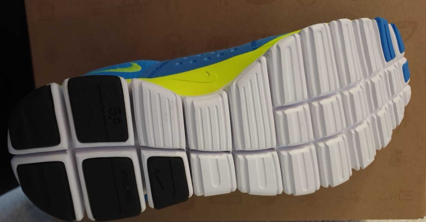 Nike Damenschuhe: WMNS NIKE FREE 5.0 V4 Gr. 37,5 – Neu und originalverpackt aus Herisau von dku_85hh 2