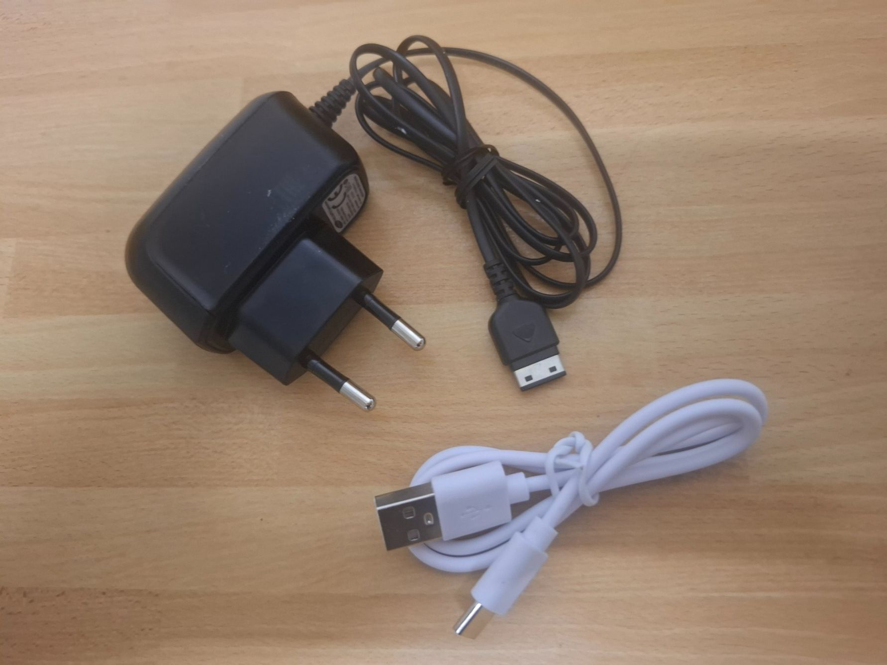 Samsung Câbles: Ladekabel-Set: Original SAMSUNG-USB & USB-C (NEU) – Neuf (Voir description) à Thun par pilist