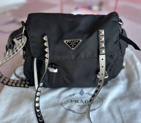 Prada borsa borchiate