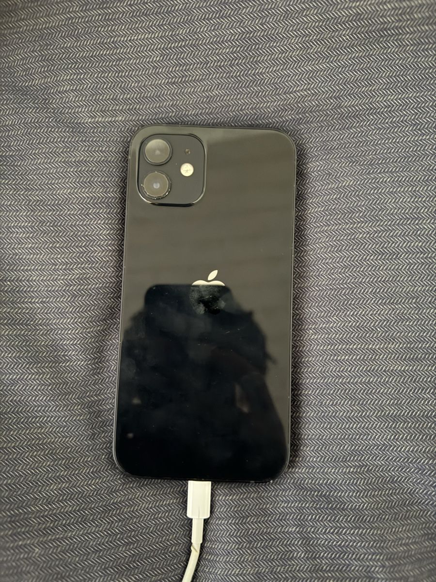 Apple Telefoni cellulari / Smartphones: iPhone 12 64GB Display reagiert nicht mehr – Difettoso da Meinisberg venduto da sch_xhk5 2