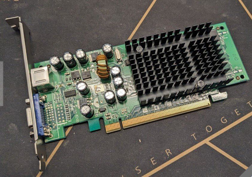 Grafikkarte nVidia GeForce 6200 LE (D'occasion) à Hinwil pour CHF