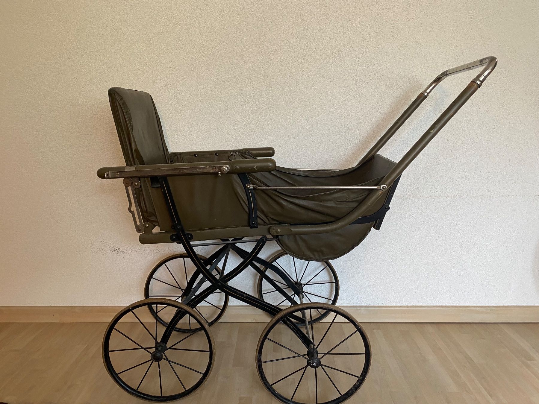 Carrozzine: Antiker Kinder-Sportwagen – Usato da Rorbas venduto da tun_m7fz 3