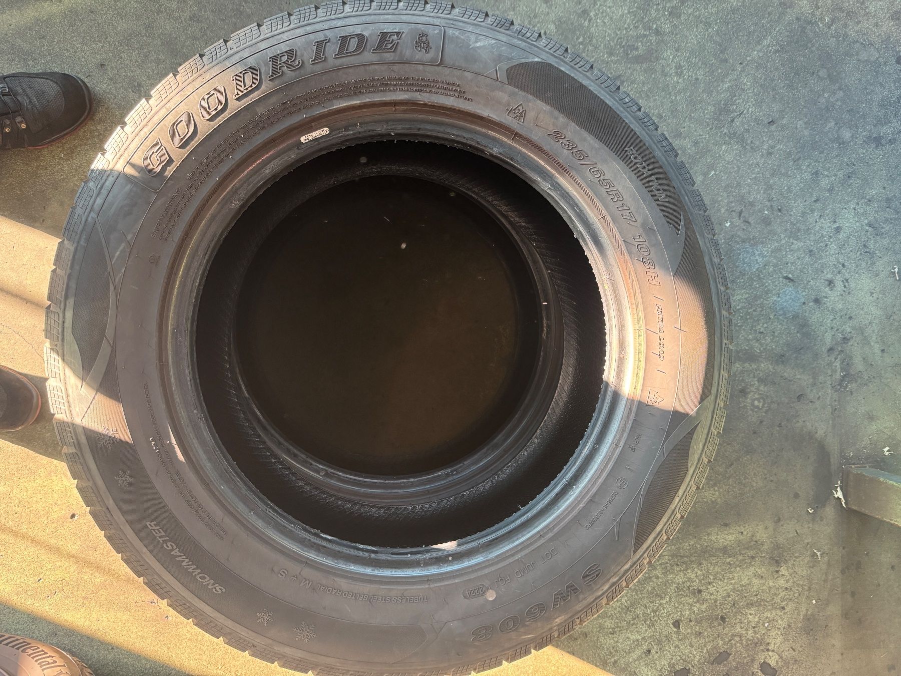 Goodrich Pneus & Roues: 235/65R17 – D'occasion à Widen par Dinero02 1