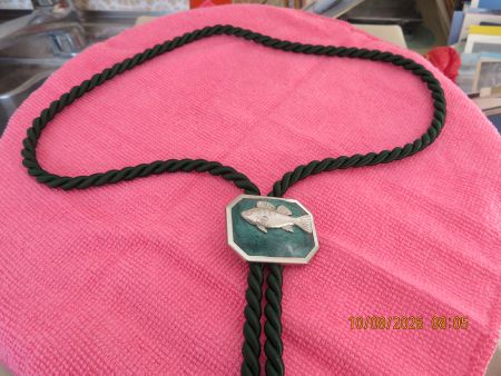 BOLO - TIE, FISCHER KRAWATTE MIT EGLI