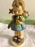 Hummel Figur Maedchen mit Blumenstrauss guter Zustand