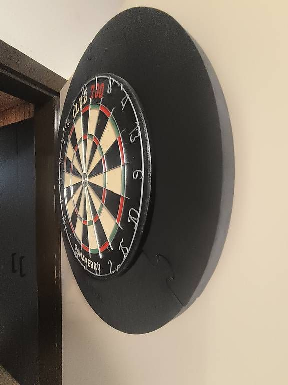 Dart: Dartscheibe mit Pfeilen – Gebraucht aus Konolfingen von dom_t6m6 1