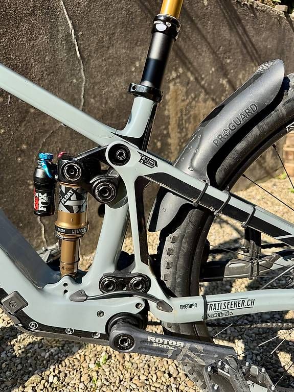 Vélos: Premium Light E-Bike Pivot Shullte SL - S/M – D'occasion à Bern par sam_zn9d 4