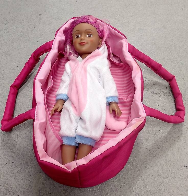 Bambole: Puppe mit Zubehör – Usato da Wolfhausen venduto da Cospi