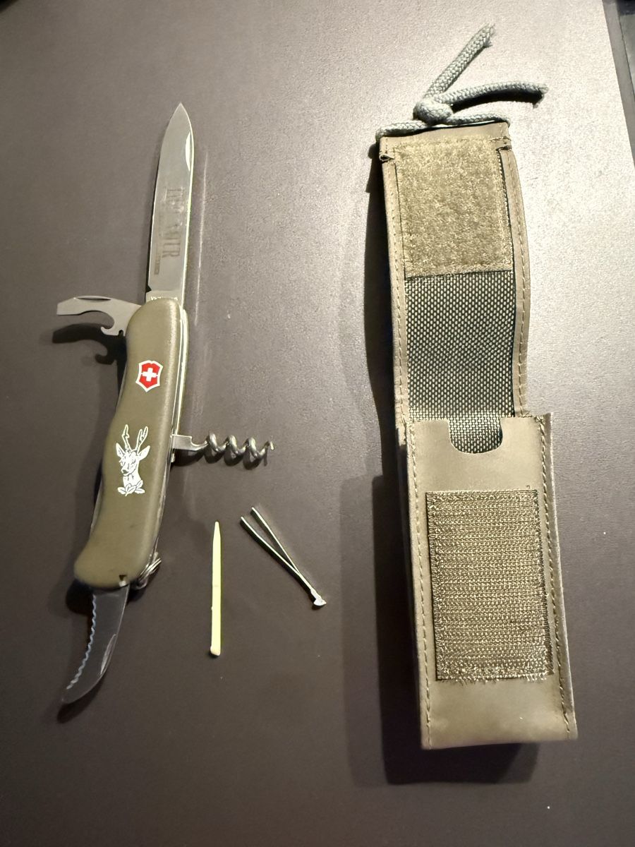 Victorinox Coltelli tascabile: Taschenmesser Victorinox Hirsch - mit Etui – Usato da Hinteregg venduto da Jazz-C