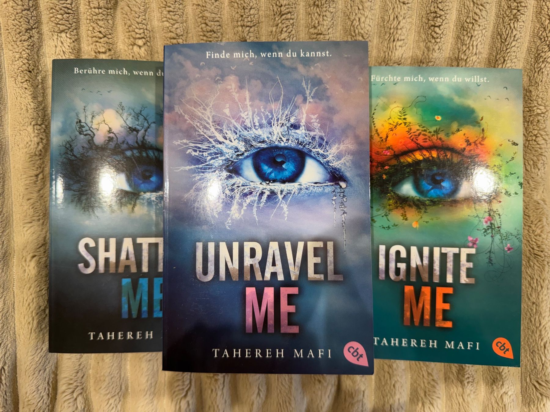 Bücher: Shatter Me Bände 1-3 – Neu (gemäss Beschreibung) aus Glarus von Olivia1802 1