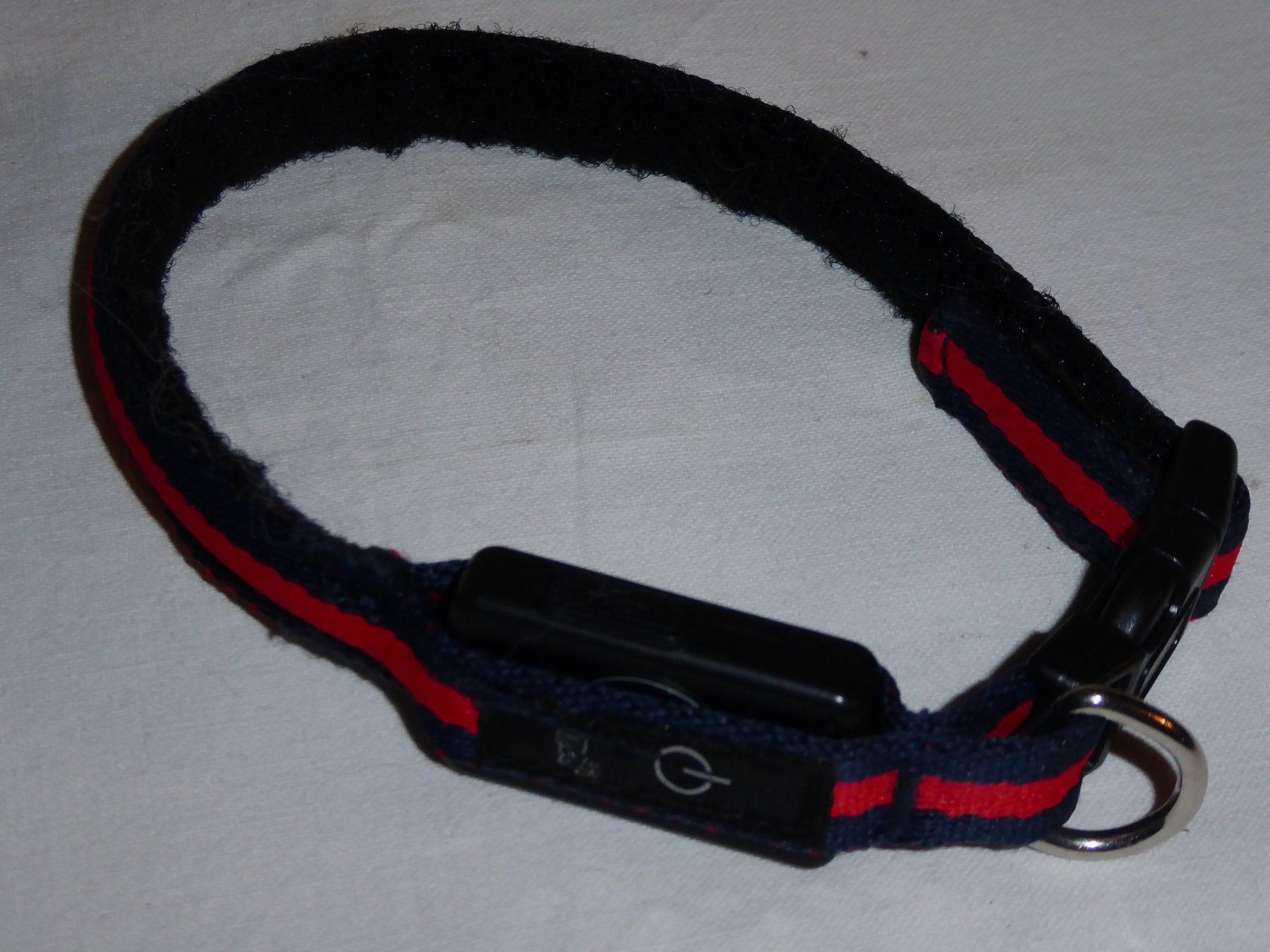 Leine & Halsband: Hundehalsband leuchtend und blinkend – Neu (gemäss Beschreibung) aus Ennetbühl von VPHS 2