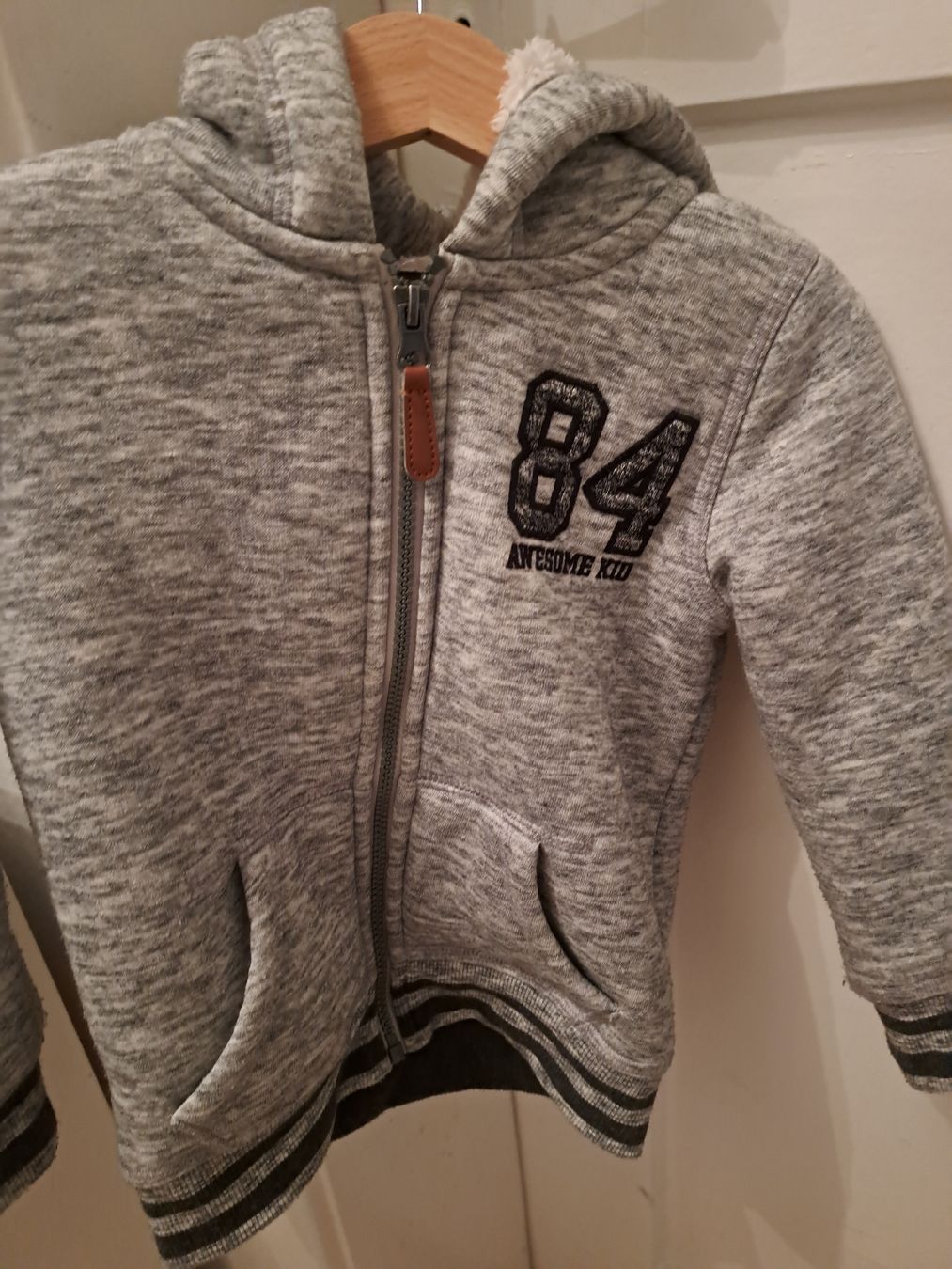 Maglioni & Felpe: SWEETSHIRT MIT KAPUZE – Usato da BALSTHAL venduto da ANNUCCIA_1 2