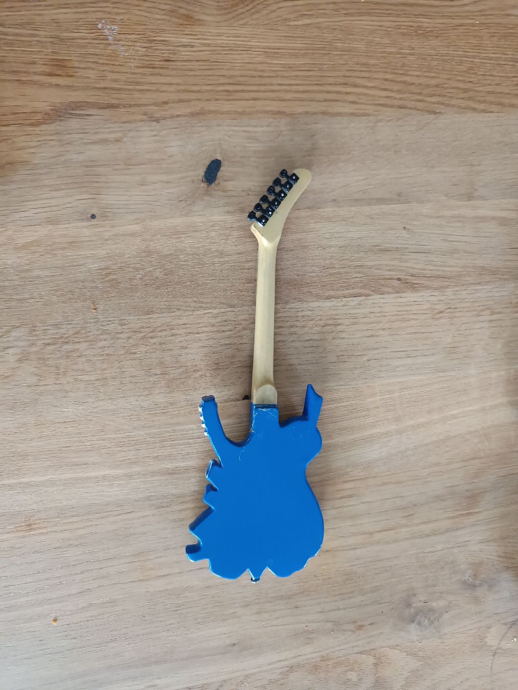 Tutte le decorazioni: Guitare électrique décorative squelette - Rock & Fun – Usato da Niederbipp venduto da Djojoladouille 2