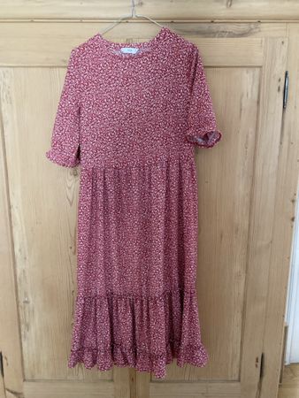 Mango Sommerkleid, Grösse L, Rot mit Blumenmuster🌸