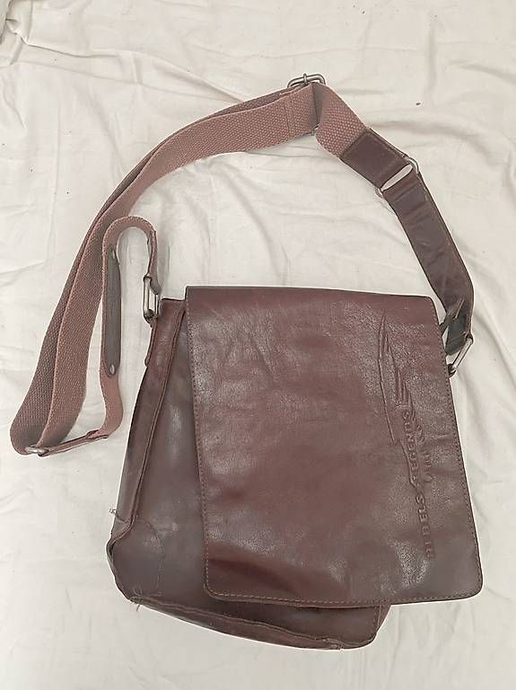 Borse: Ledertasche/ Umhängetasche von Rebels and Legends – Usato da Muri b. Bern venduto da Eowyn76