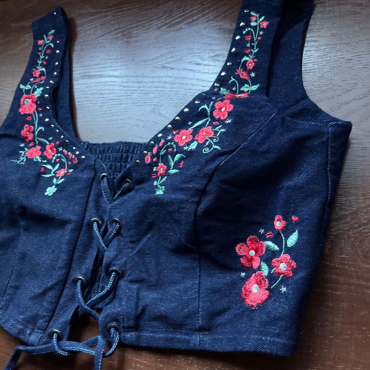 Tops: Sexy Top corto in jeans con lacci e borchie – Neu (gemäss Beschreibung) aus Locarno von Fixed8 2