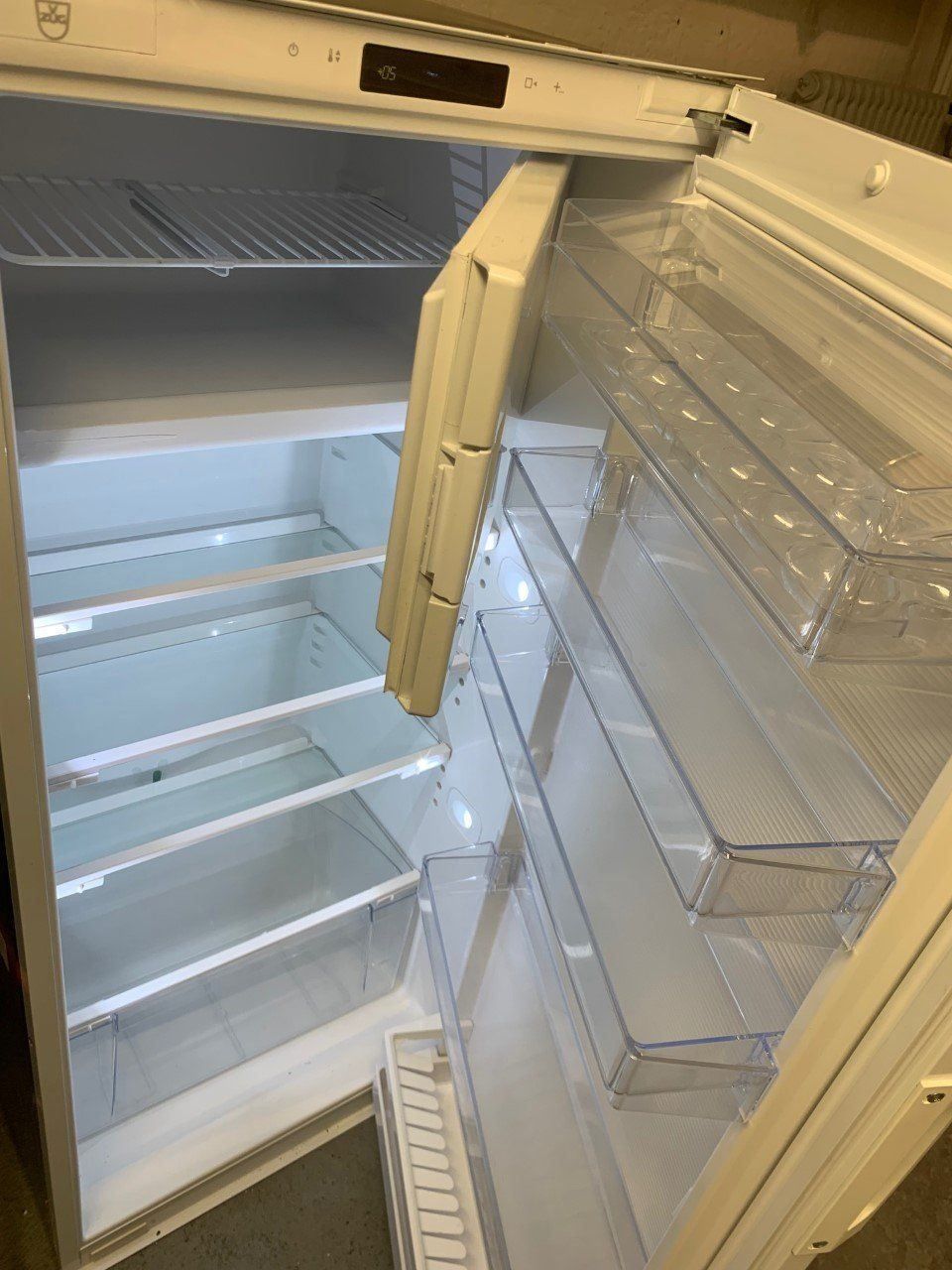 V-Zug Frigoriferi: Einbaukühlschrank V-Zug – Usato da Glattbrugg venduto da ani1234 2