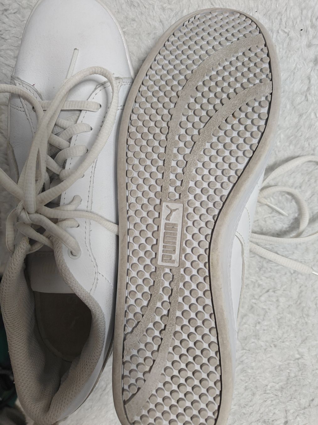 Puma Damenschuhe: Puma Sneaker weiss Grösse 41 – Gebraucht aus Rorschach von Laboumedeluxe 2