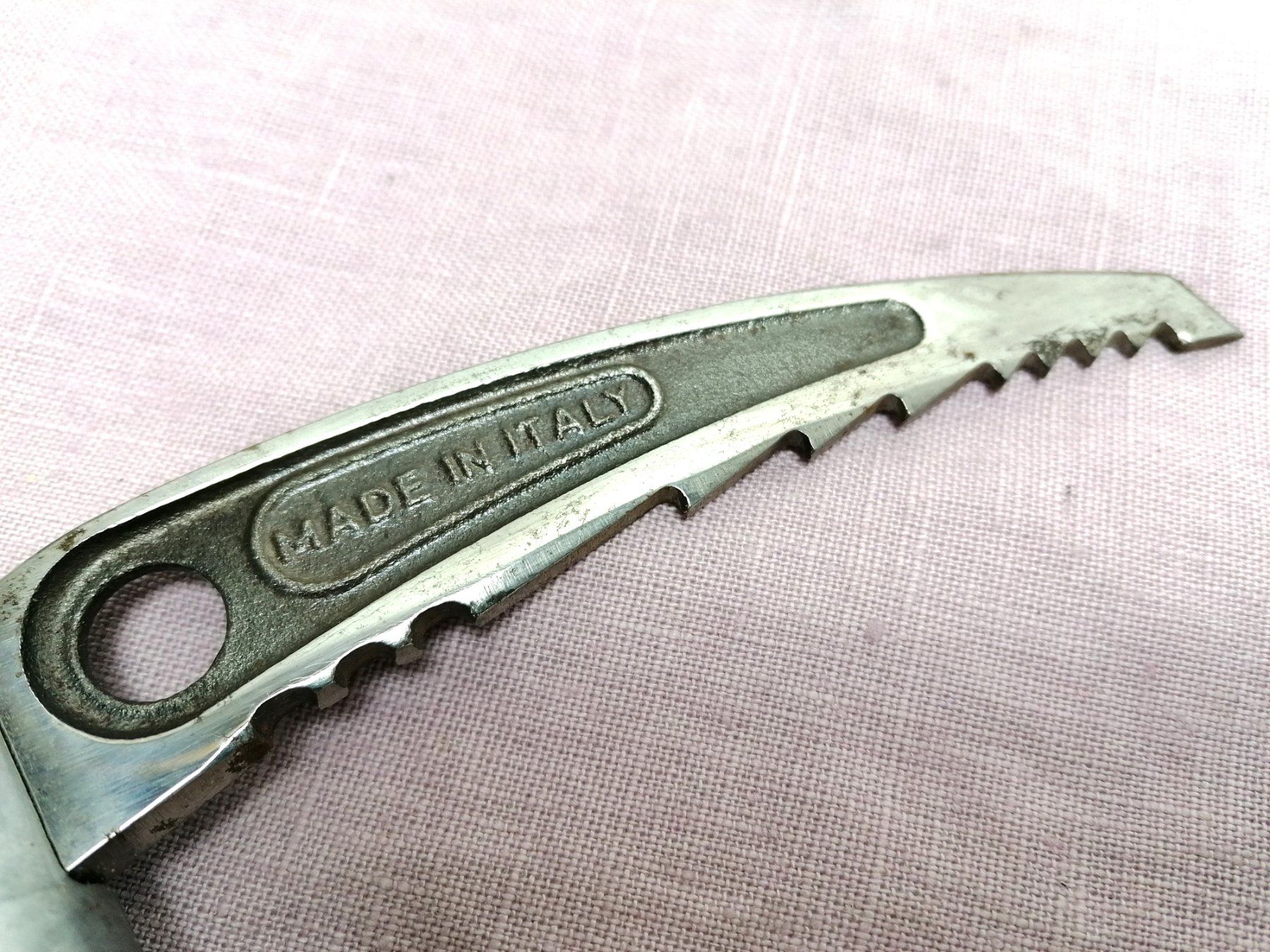 Matériel de grimpe: Robuster, sehr leichter Eispickel – D'occasion à Köniz par Brockenreich 2