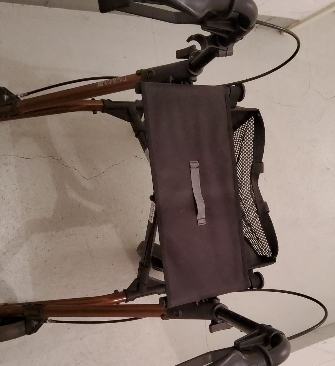Gehhilfen: Rollator klappbar braun schwarz – Gebraucht aus Hinwil von Nabe1 2