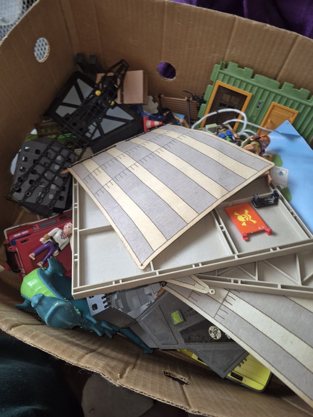 Fumetti: vide box  des 1 fr – Usato da Penthalaz venduto da yve_wsq8 8