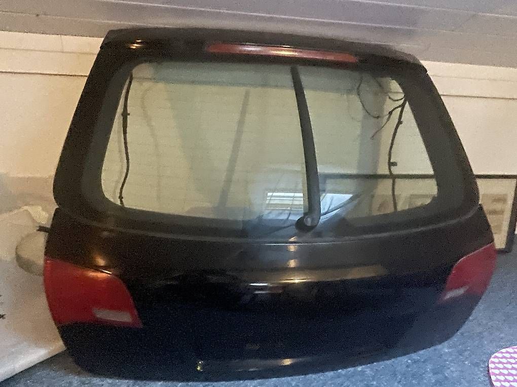 Tutti pezzi di ricambio auto: Audi Heckklappe A6 Avant C6 4f – Usato da Windisch venduto da Bigmo 1