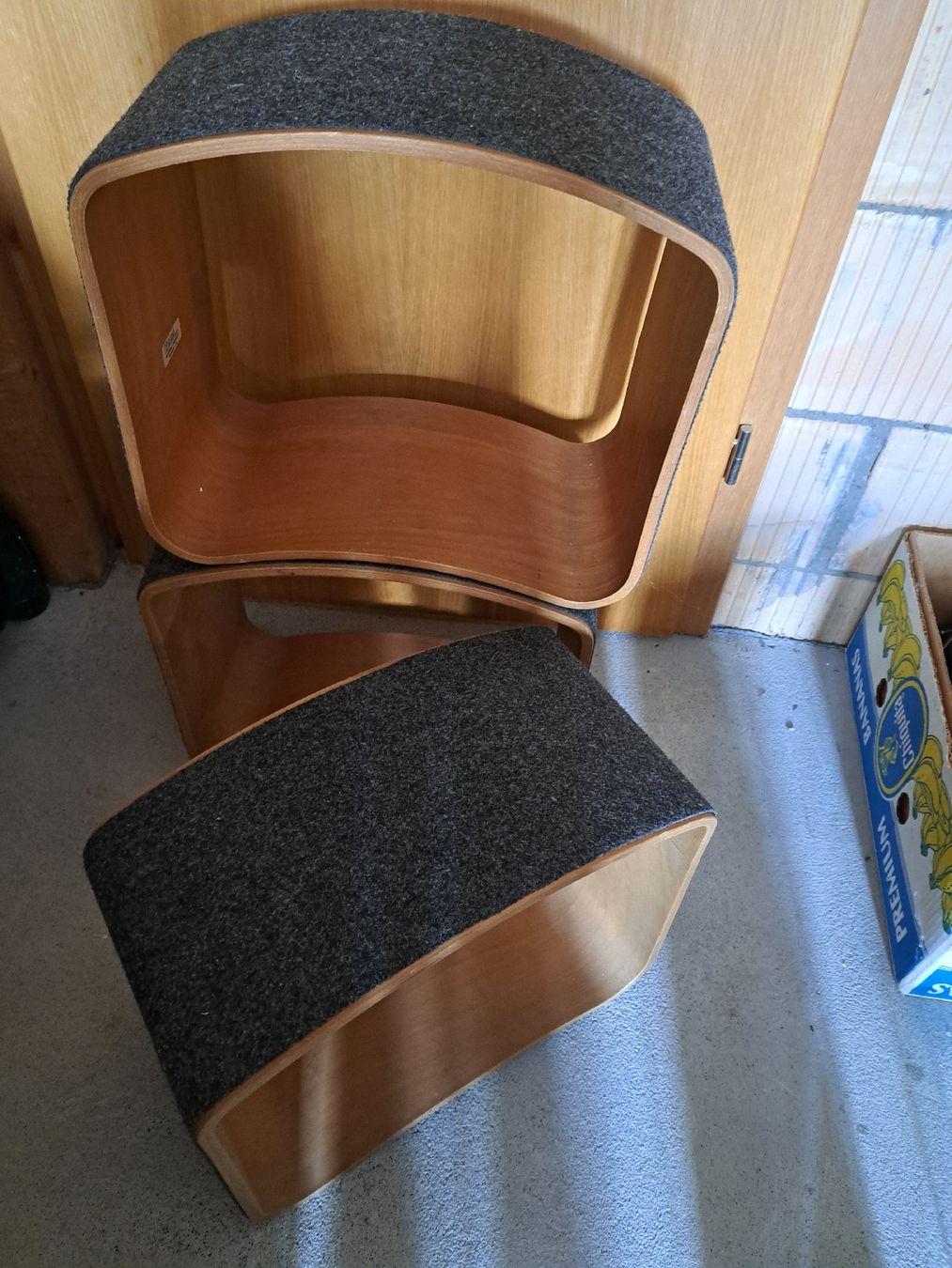 Sgabelli: SIRCH Wipphocker ergonomische Hocker – Usato da Sternenberg venduto da jjudyjerri 2