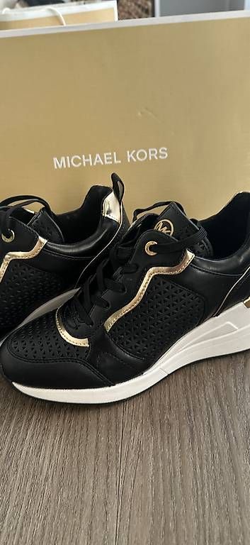 Chaussures femmes: Michael Kors Sneaker ? Neu mit Originalverpackung  – D'occasion à Effretikon par Car_men1110 2