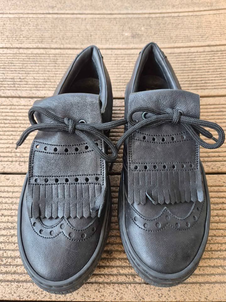 Damenschuhe: Chaussures – Neu und originalverpackt aus Agiez von chouchanelle 1