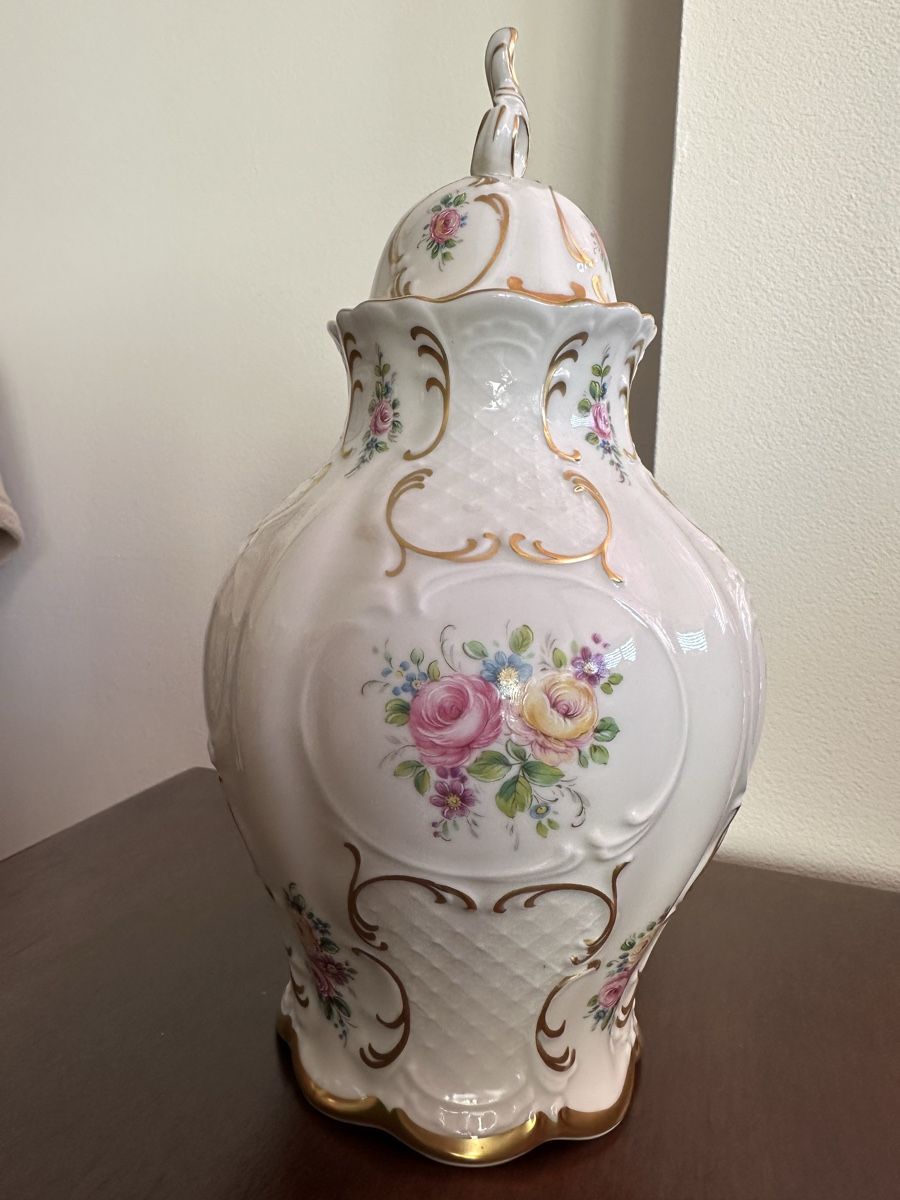 Vasen & Gefässe: Porzellan Deckelvase Handgemalt – Gebraucht aus Herbriggen von Sehrazade 5