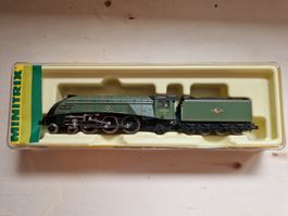 Jolie locomotive à vapeur 