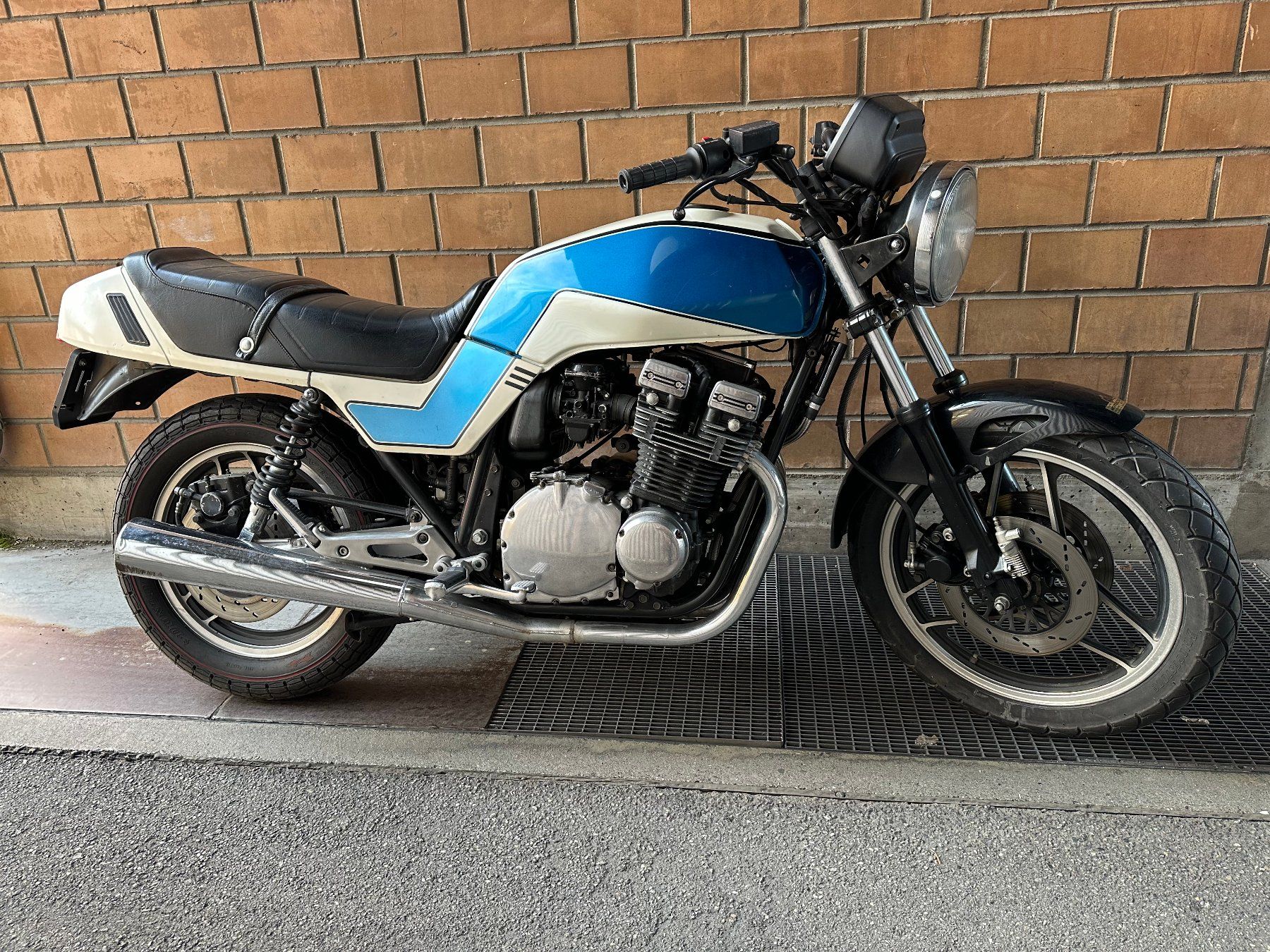 Suzuki Strasse: Susuki GS 110 X – Gebraucht aus Genève von Motosecours 2