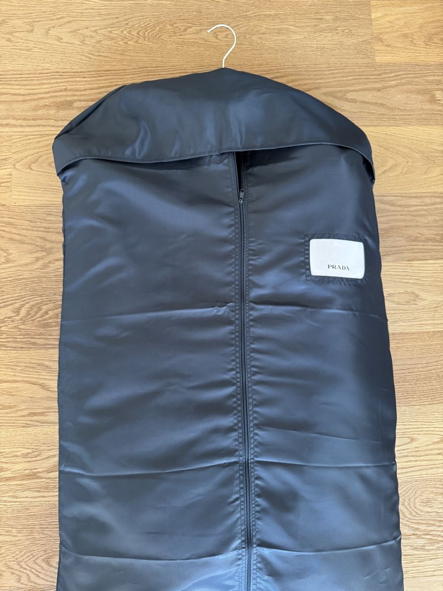 Prada Giacche: Prada Wendbare Jacke aus Re-Nylon Größe M – Usato da Altendorf venduto da FF_26 8