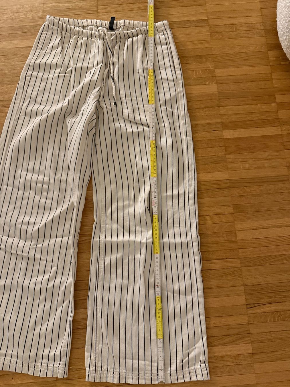 H&M Pantalons: Pantalon été – D'occasion à Monthey par sen_6ckr 6