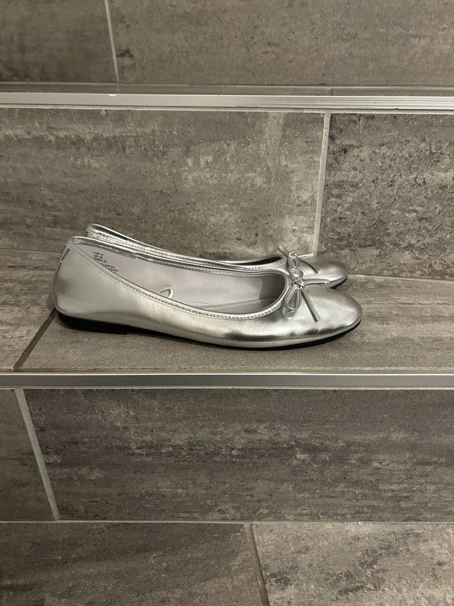 H&M Scarpe da donna: Ballerinas H&M silberfarben – Usato da Hilterfingen venduto da lavendu