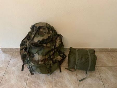 Militär Rucksack Tarnmuster mit Packsack - ideal für Somm...