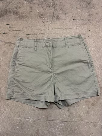 H&M Ladies khaki green shorts