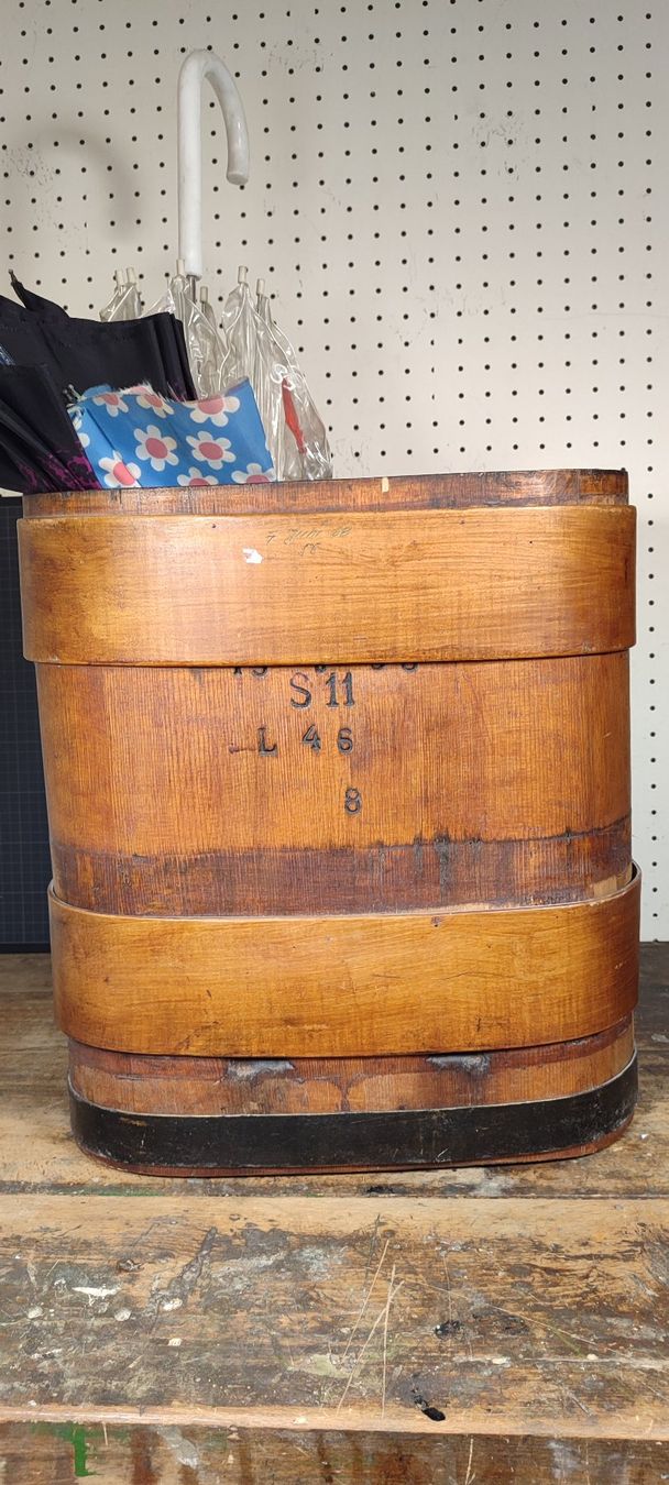 Altri mobili per ufficio: Wunderschöner alter  Behälter/Schirmständer von 1938 – Usato da Gelterkinden venduto da MYSTOREFORYOU4460 8