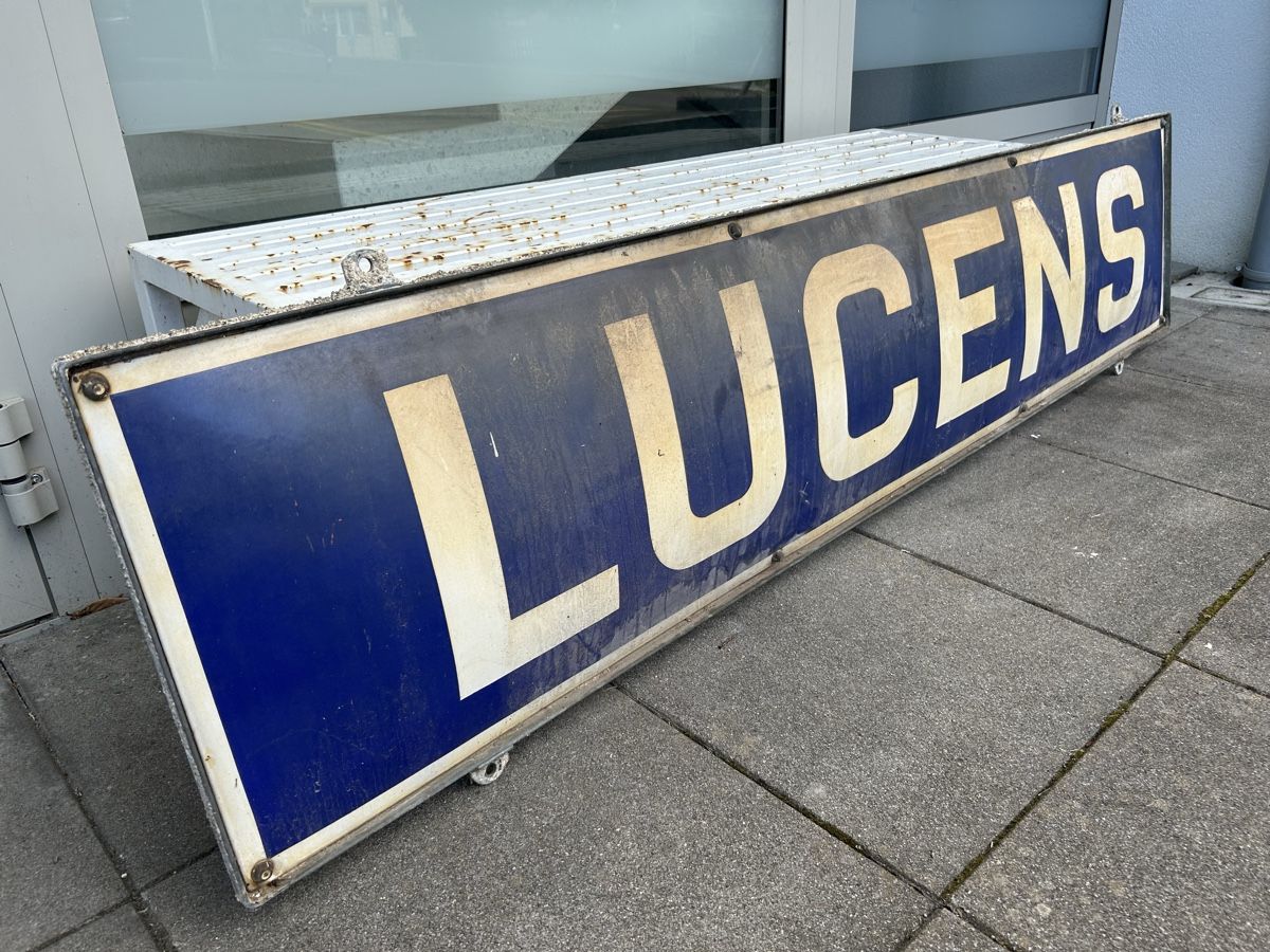 SBB/CFF/FFS Insegne: Plaque Émaillée CFF Lucens avec supports  – Usato da Thierrens venduto da Bigla 1