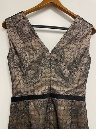 St. Galler Stickerei Etui Kleid