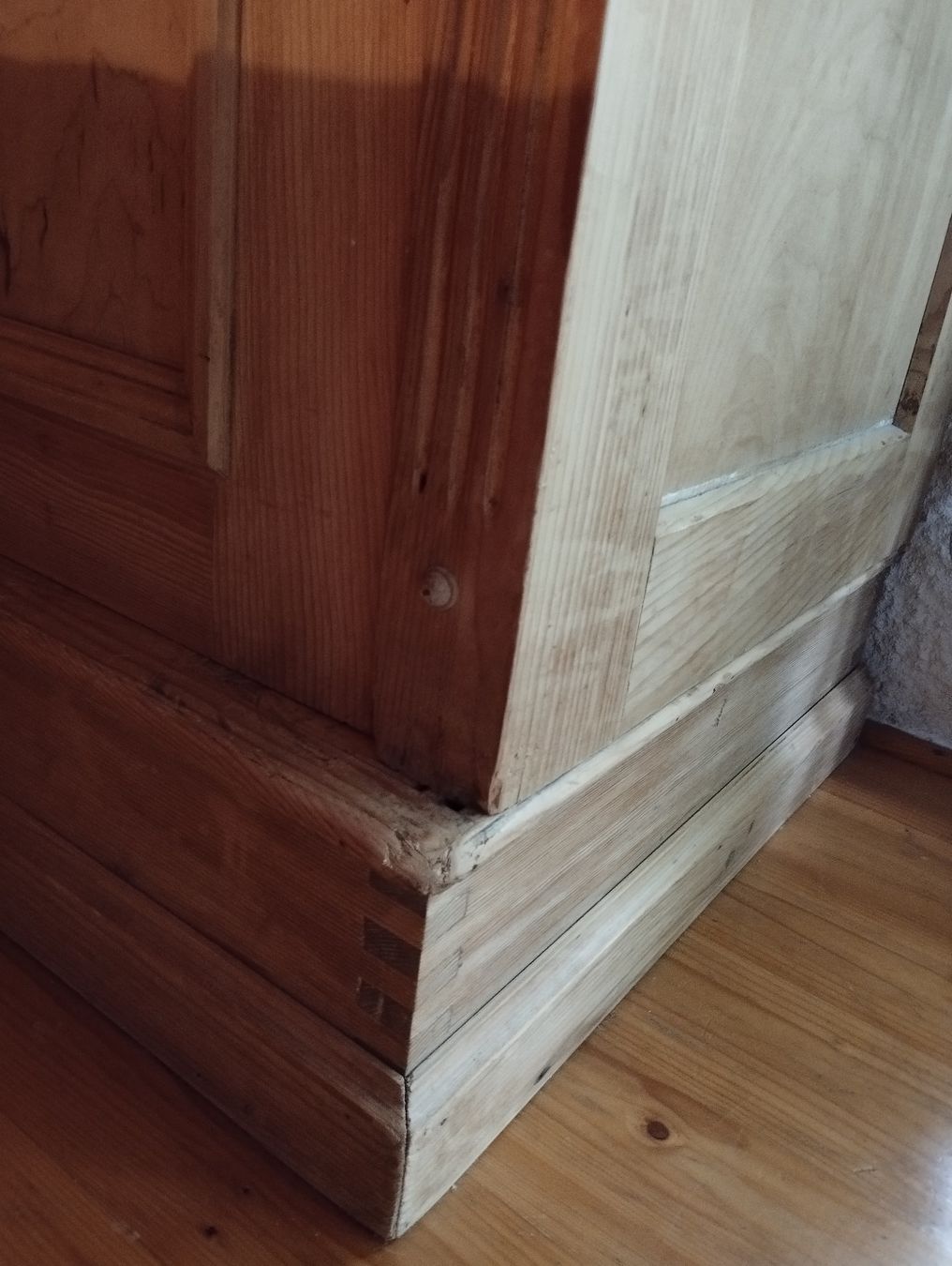 Armadi: Ancienne armoire sapin massif – Usato da Némiaz (Chamoson) venduto da Patoshi 7