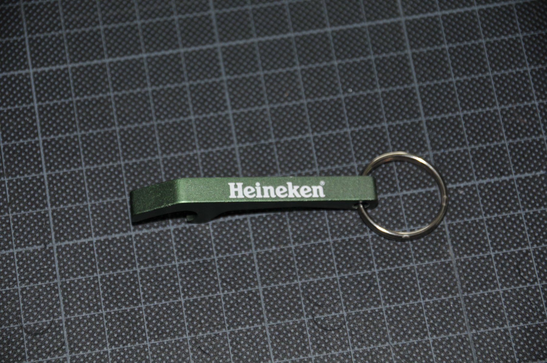 Portachiavi: Heineken Flaschenöffner / Schlüsselanhänger - NEU – Nuovo (secondo la descrizione) da Winterthur venduto da Schwestere