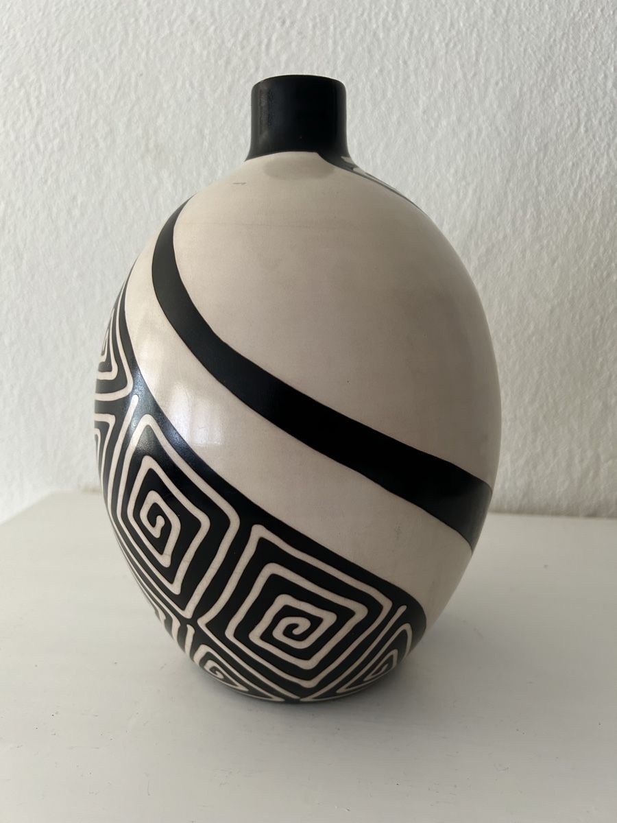 Vasen & Gefässe: Keramik Vase schwarz beige Muster Deko Peru – Neu (gemäss Beschreibung) aus Gunten von starfish3