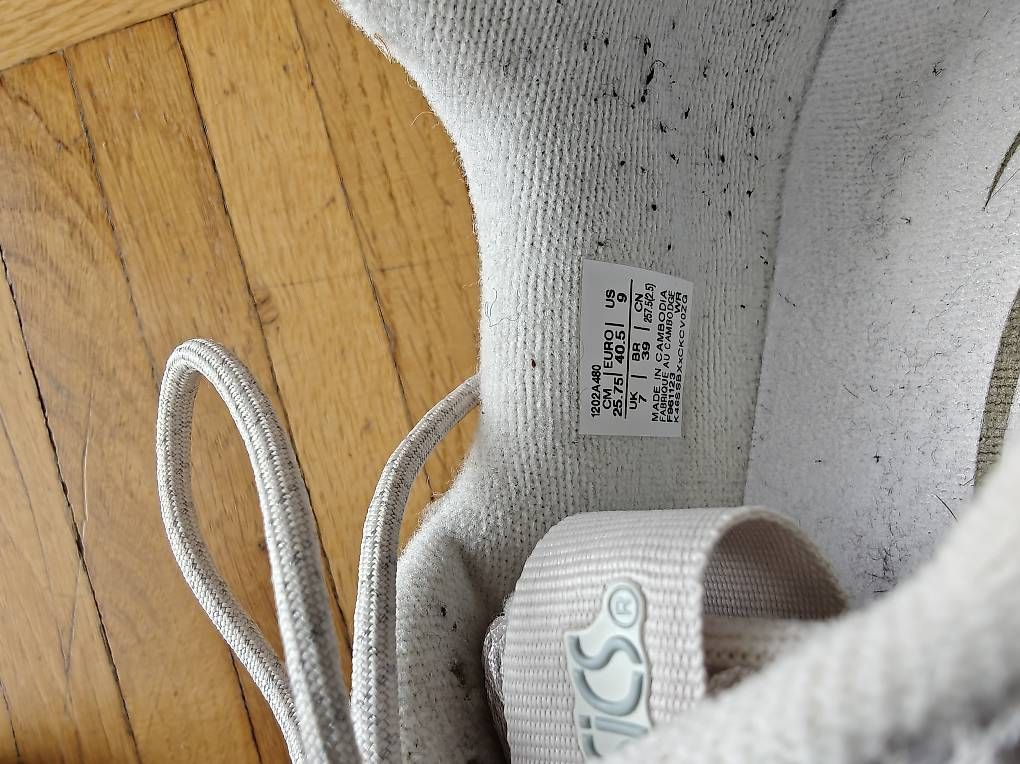 Asics Scarpe da donna: Asics 1090 v2, Grösse 40.5 – Usato da Samedan venduto da t_p_8nvs 1