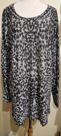 Grauer H&M Pullover mit Leomuster, Grösse L
