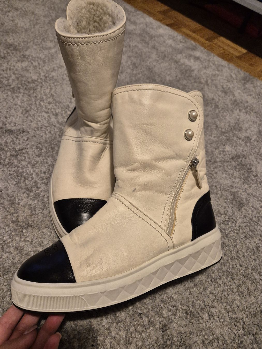 Chanel Scarpe da donna: Chanel Boots Gr 39 – Usato da St. Gallen venduto da eli_c2kr 2
