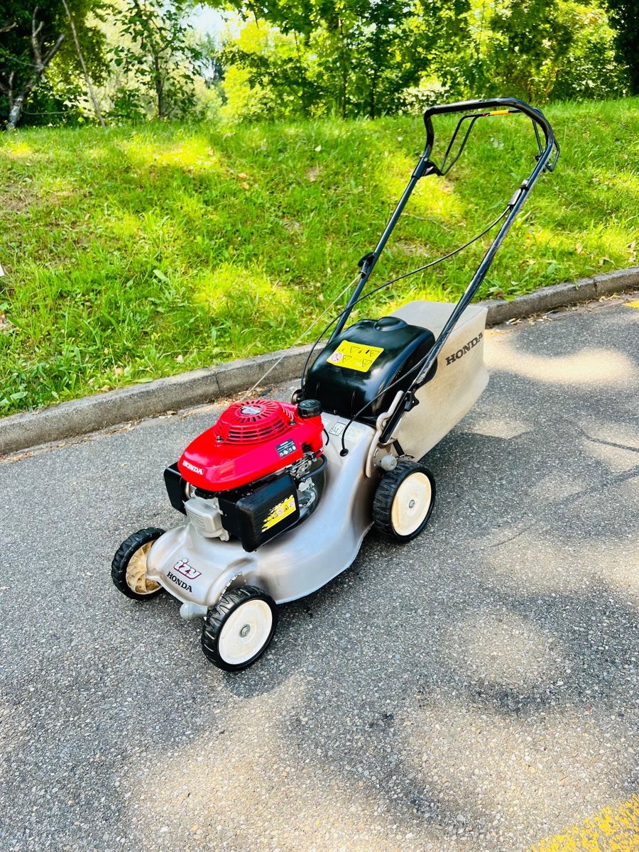 Honda Tondeuses à gazon: Rasenmäher Honda Profi  – D'occasion à Urdorf par mas_5wfz 4